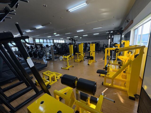 新マシン導入✨

コンディショニングマシンが9台新たに加わりました‼️

本日からたくさんの方に利用していただき、利用した会員の皆様からは喜びのお言葉たくさんいただきました！

マシンを使う前と使った後での変化はもちろん、トレーニング初心者からトレーニング上級者の方まで幅広く利用でき、効果を実感できます👌

また、首肩のつらさや、腰痛、関節の可動域向上、ダイエット、運動不足改消、様々な目的で利用できるので気になる方はぜひ見学、体験お待ちしております😁

ストーリーなどでもマシンを使ったbefore、after載せていますのでぜひご覧ください！
マシンそれぞれの紹介も後日投稿していきますのでお楽しみに‼️

#鹿児島ジム　#霧島ジム　#ジム　#筋トレ　#ダイエット　
#霧島市 #霧島ジム #霧島フィットネス 
#鹿児島ジム　#ジム　#地域最安値　
#筋トレ　#ボディメイクジム 
#鍛錬 #コンディショニングライン 
#ダイエット　#体質改善  #体質改善ダイエット 
#霧島ダイエット #霧島市ダイエット 
#リバウンドなし #リバウンドしない体 
#食事制限なしダイエット 
#腰痛 #腰痛改善 #慢性痛 #怪我 
#肩こり #肩こり改善 
#霧島整体 
#一本歯下駄  #一本歯下駄トレーニング